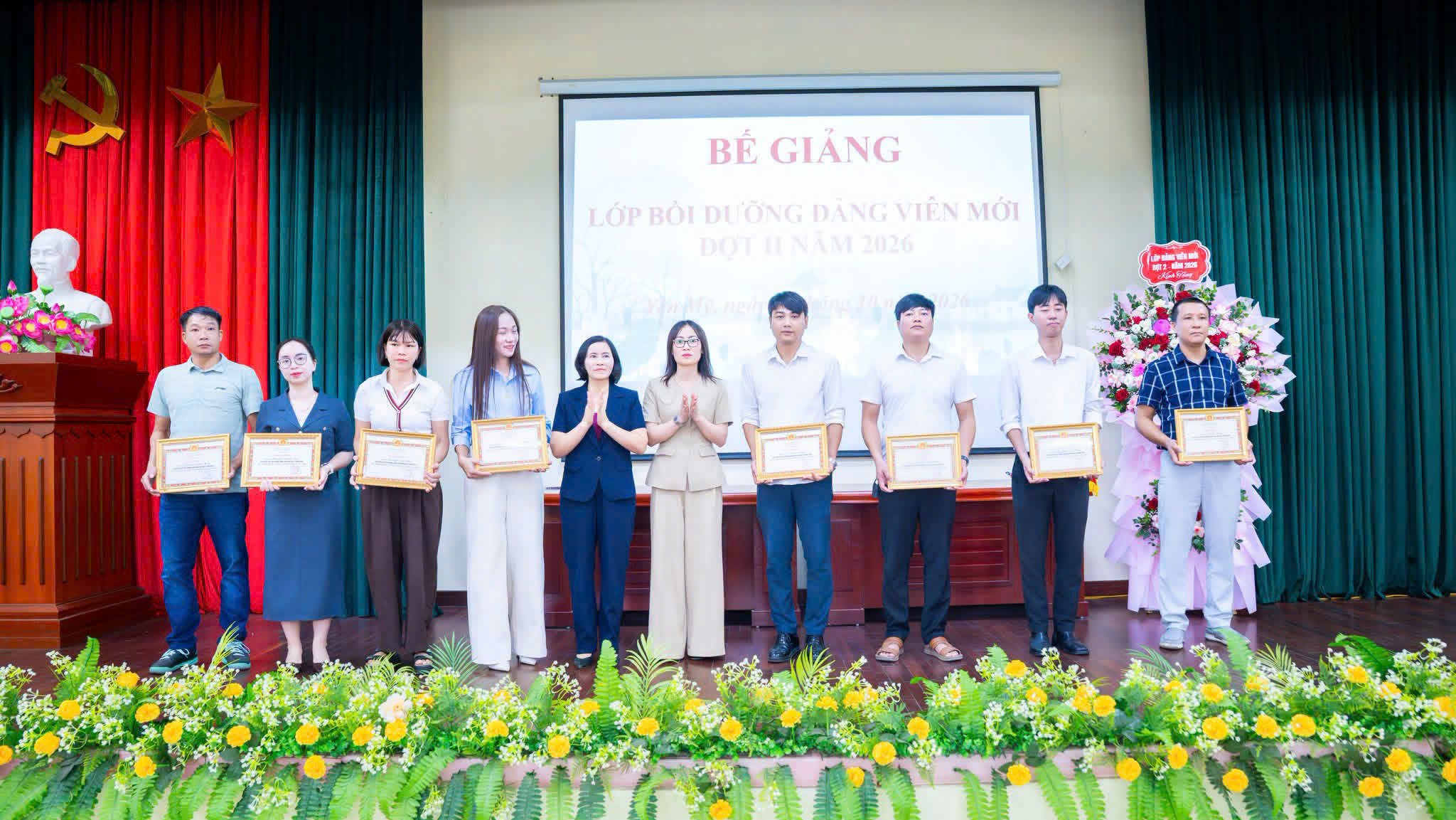 Bế giảng Lớp bồi dưỡng lý luận chính trị dành cho đảng viên mới đợt II năm 2026.