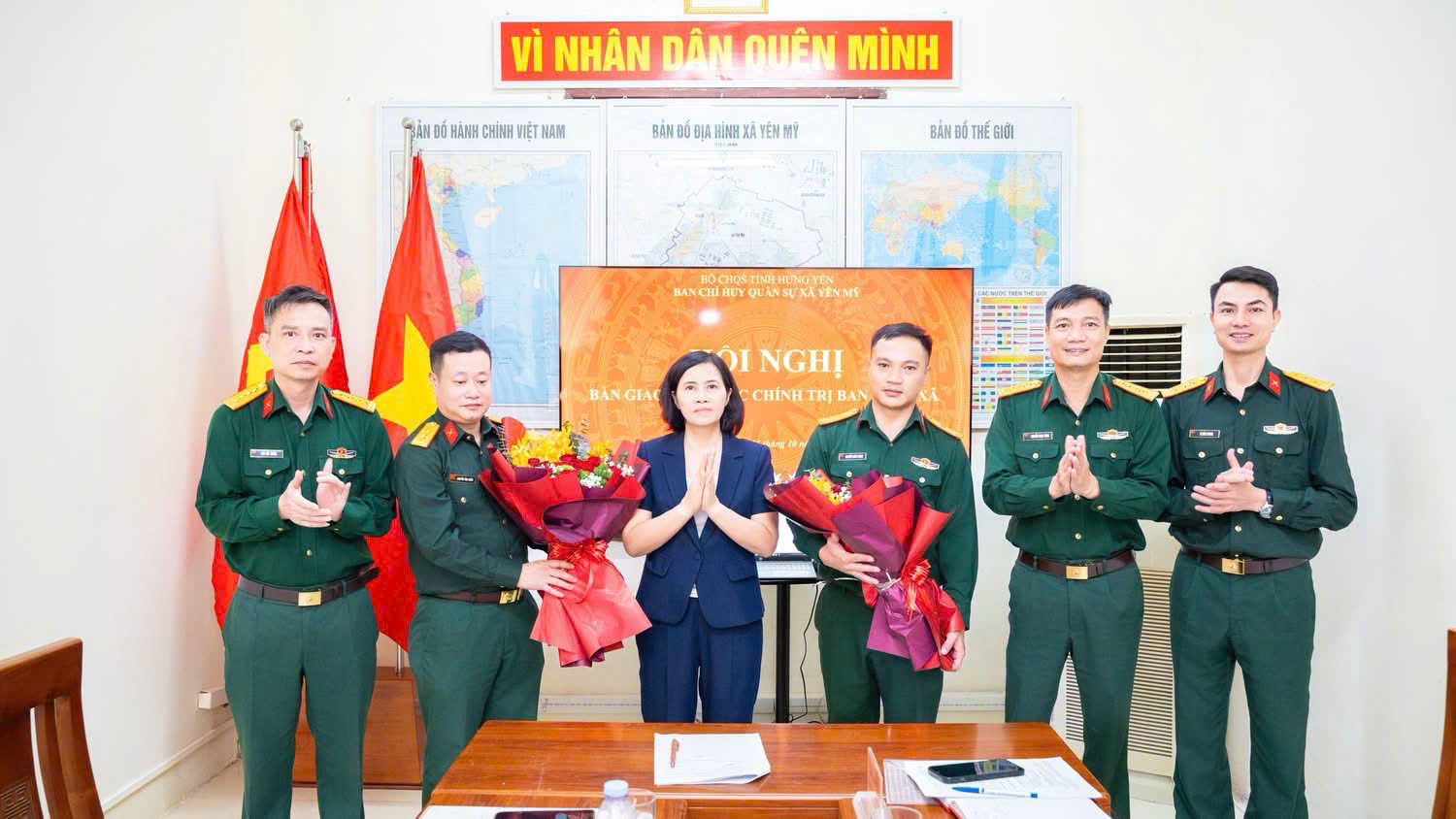 BAN CHQS XÃ YÊN MỸ TỔ CHỨC HỘI NGHỊ BÀN GIAO CÔNG TÁC CHÍNH TRỊ.
