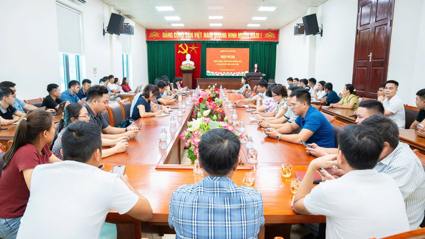 ĐẢNG ỦY XÃ YÊN MỸ TỔ CHỨC HỘI NGHỊ QUÁN TRIỆT, HƯỚNG DẪN LÀM SẠCH DỮ LIỆU ĐẢNG VIÊN.